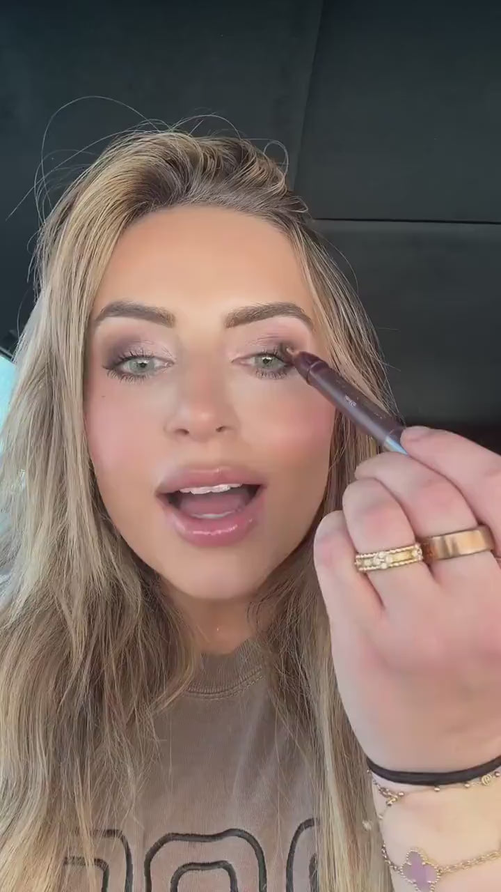 2 in 1 Pro Eye Creator  Waterproof Precision Liner + No Smudge Shadow Stick [buy 1 and get 1 free] video